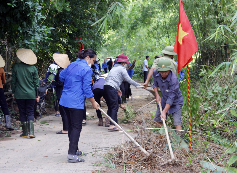 Chung tay vì quê hương