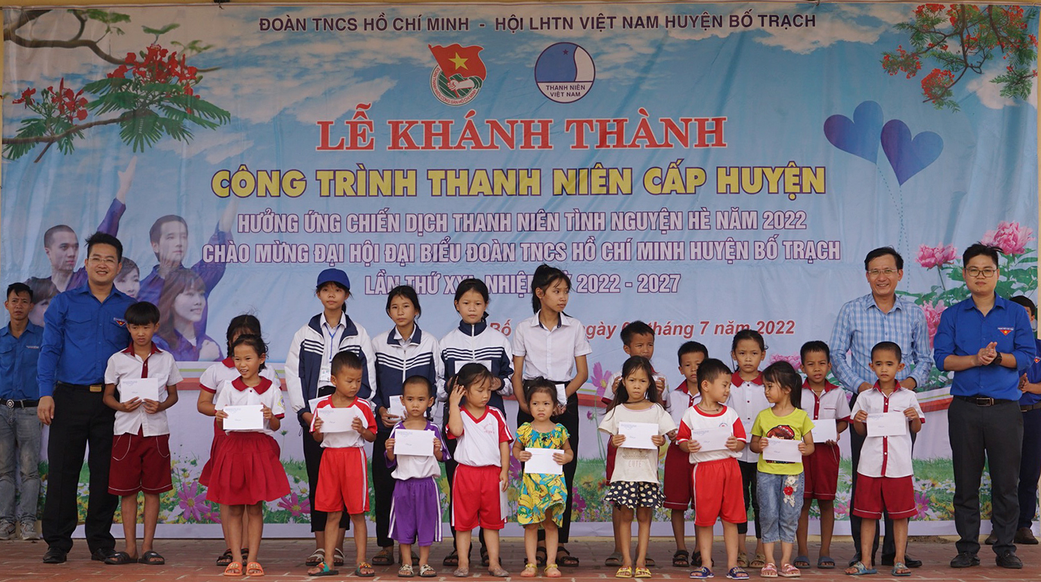 Khánh thành công trình thanh niên "Thắp sáng đường quê"