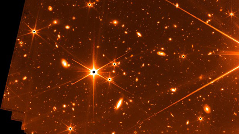 NASA tiết lộ hình ảnh sâu nhất về vũ trụ do kính James Webb chụp được