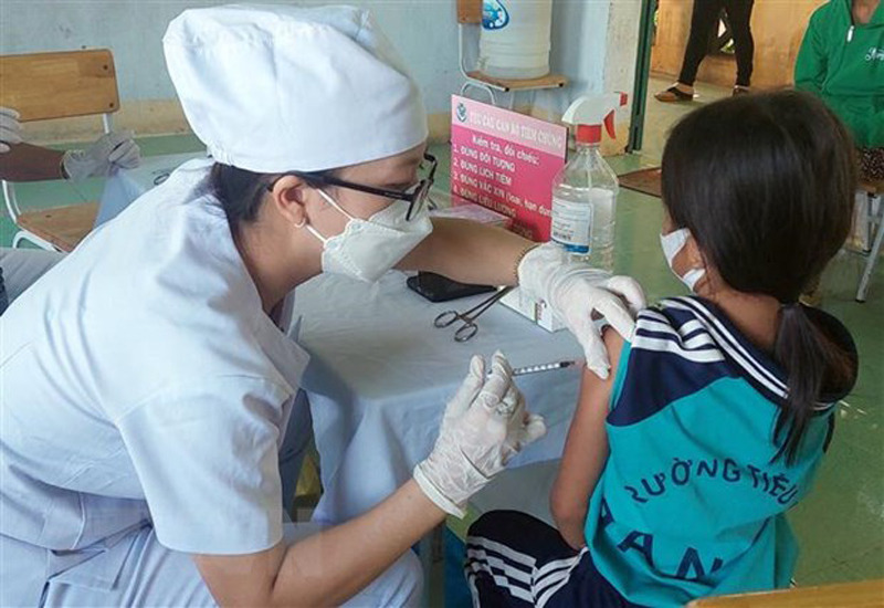 Bộ Y tế điều chỉnh, làm rõ thời gian tiêm vắc xin Covid-19 mũi 3, 4