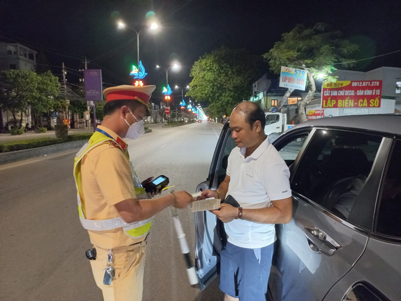 Xử lý gần 3.000 trường hợp vi phạm trật tự an toàn giao thông