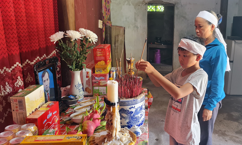 Thương thay thân phận mồ côi
