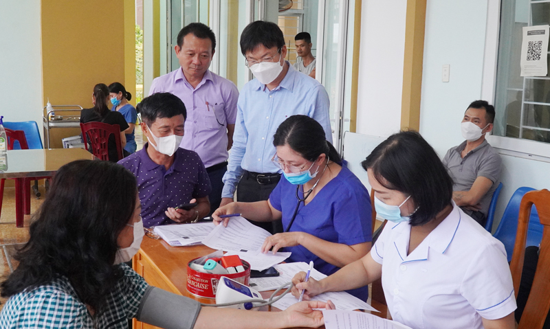Sở Y tế giám sát tiêm vắc-xin phòng Covid-19 mũi 4