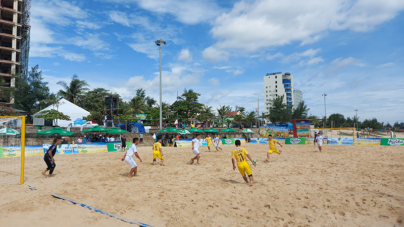 Sôi động lễ hội bóng đá bãi biển Huda 2022