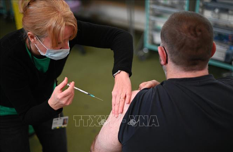 Dịch COVID-19: Chuyên gia WHO ủng hộ tiếp tục tiêm bổ sung vaccine