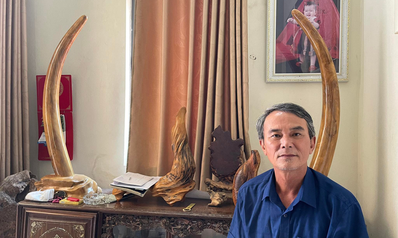 Người "tạc hồn" cho gỗ