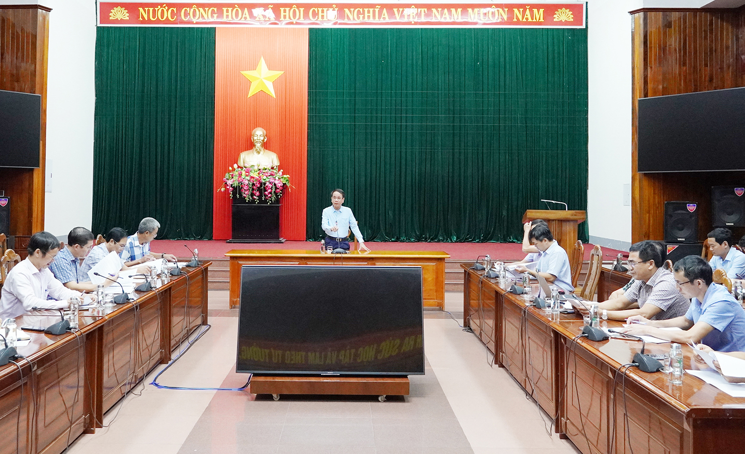 Đẩy nhanh tiến độ giải phóng mặt bằng dự án đường ven biển