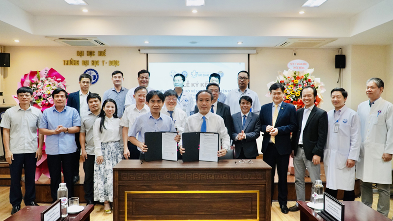 Ký kết chuyển giao kỹ thuật khám, chữa bệnh cho bệnh viện tuyến huyện
