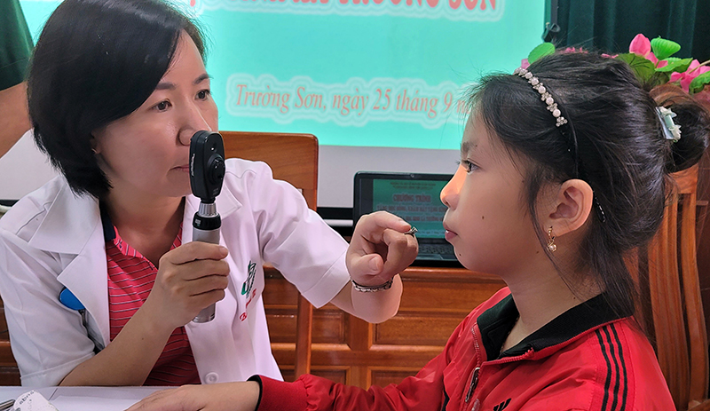 Áo trắng trên con đường thiện nguyện