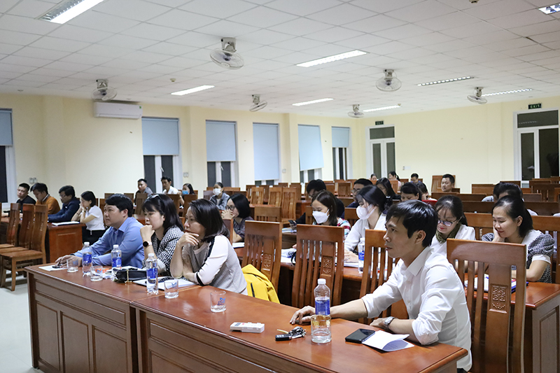 Khai giảng khoá bồi dưỡng tiếng Anh cho nhân viên du lịch