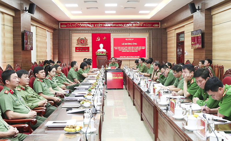 Bộ Công an hưởng ứng Ngày Pháp luật Việt Nam