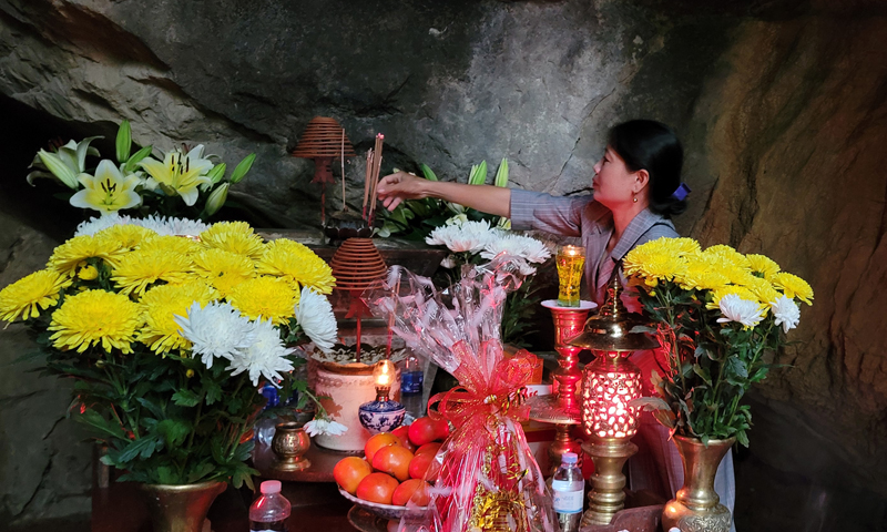 Nén tâm nhang nơi ba ngã xuống