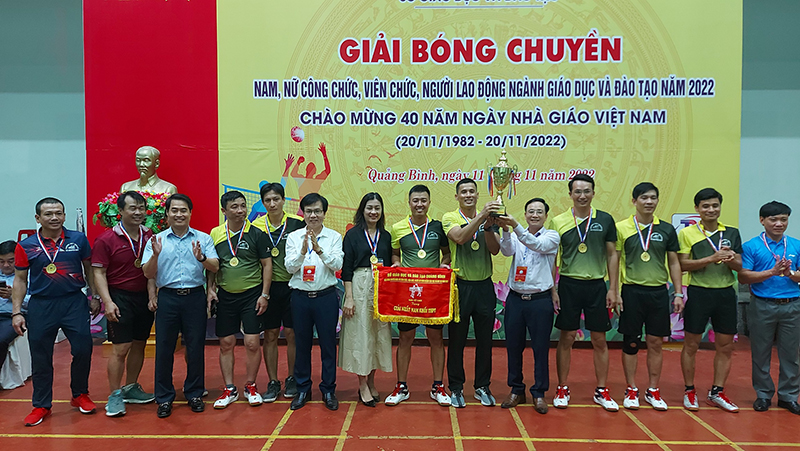 Giải bóng chuyền ngành Giáo dục-Đào tạo thành công tốt đẹp
