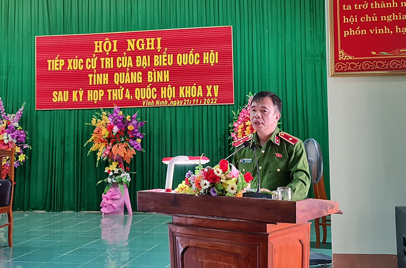 Đại biểu Quốc hội tiếp xúc cử tri sau kỳ họp thứ 4