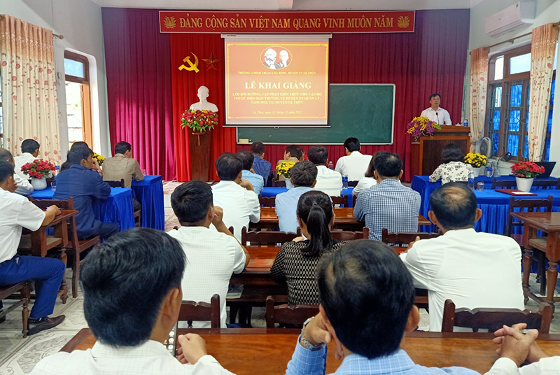 Bồi dưỡng, cập nhật kiến thức, kỹ năng lãnh đạo, quản lý tại huyện Lệ Thủy