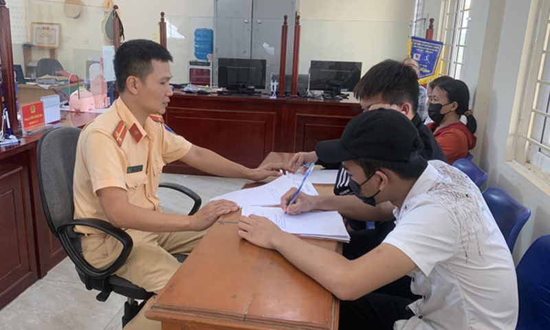 Thực hiện chuyên đề xử lý học sinh vi phạm quy định điều khiển xe mô tô