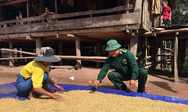 Gặp nhau ở vùng biên