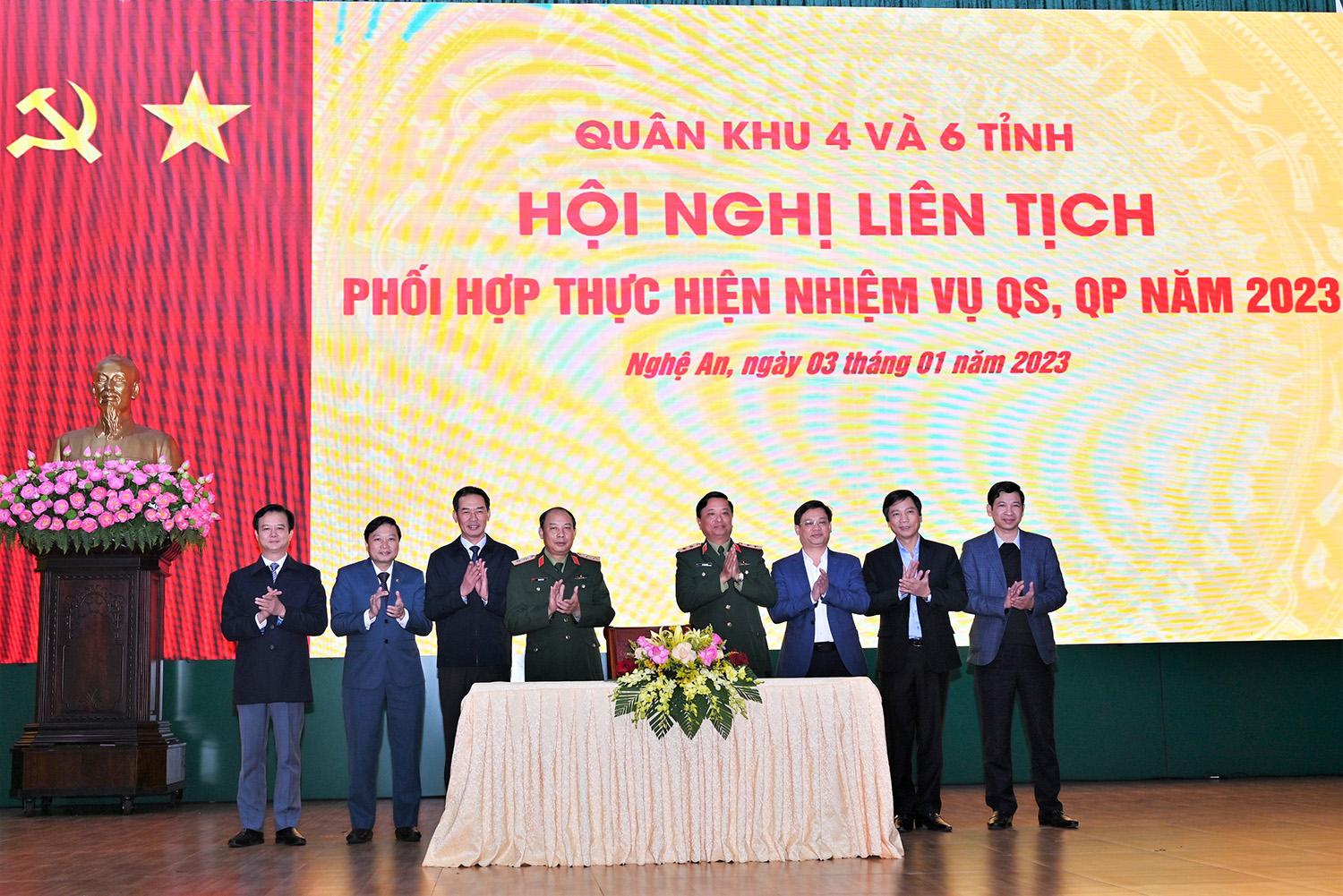 Ký kết biên bản phối hợp thực hiện nhiệm vụ quân sự, quốc phòng năm 2023 giữa Quân khu 4 và 6 tỉnh