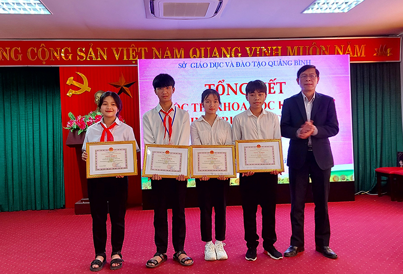 Bế mạc cuộc thi Khoa học kỹ thuật học sinh trung học cấp tỉnh