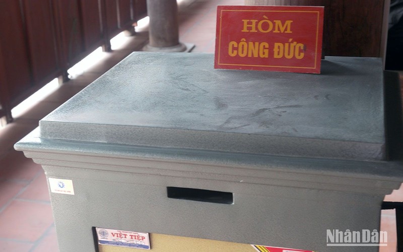 Quản lý, sử dụng tiền công đức phải mở tài khoản hoặc sổ ghi chép
