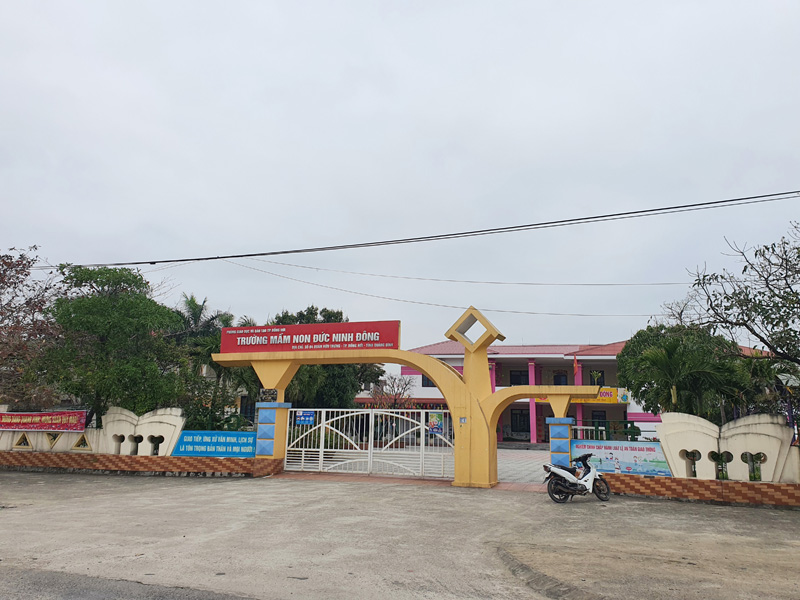 Đề nghị cách chức tất cả các chức vụ trong Đảng đối với Hiệu trưởng Trường mầm non Đức Ninh Đông