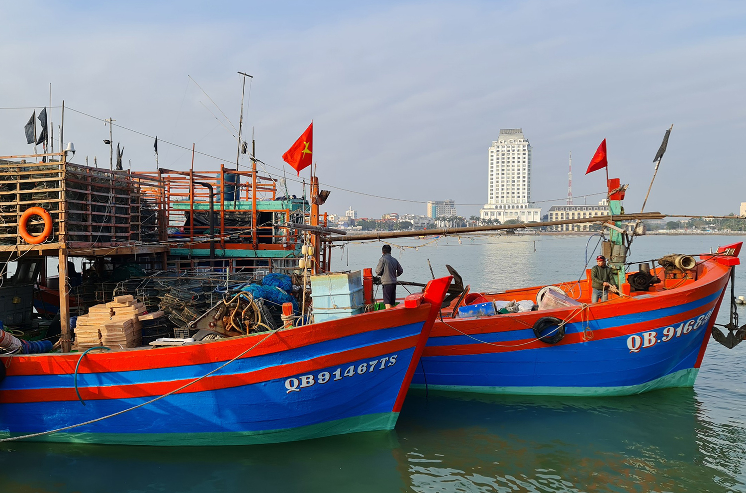Ngư dân vươn khơi đón lộc biển đầu năm