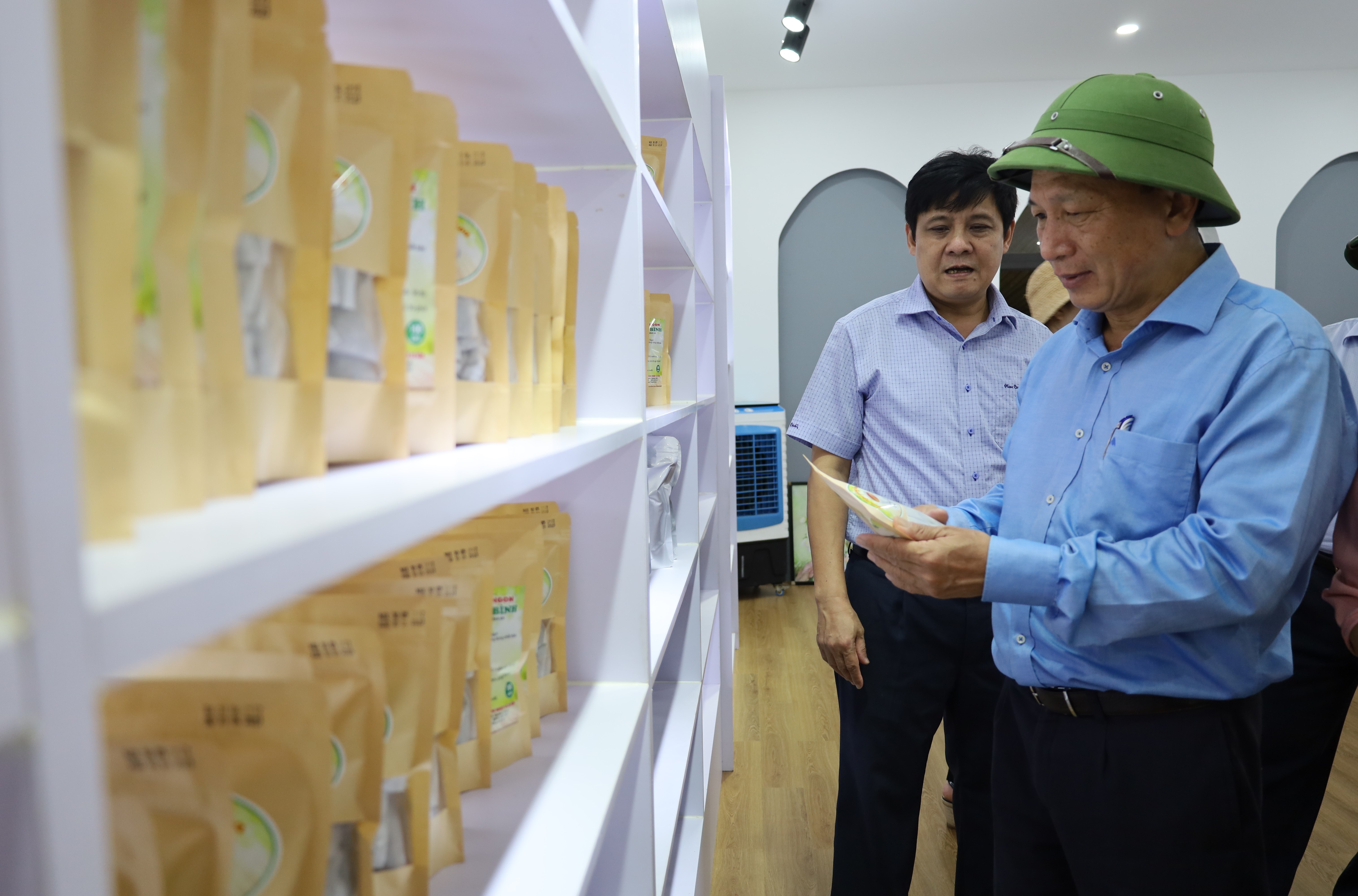 Lan tỏa mạnh mẽ các mô hình học và làm theo Bác