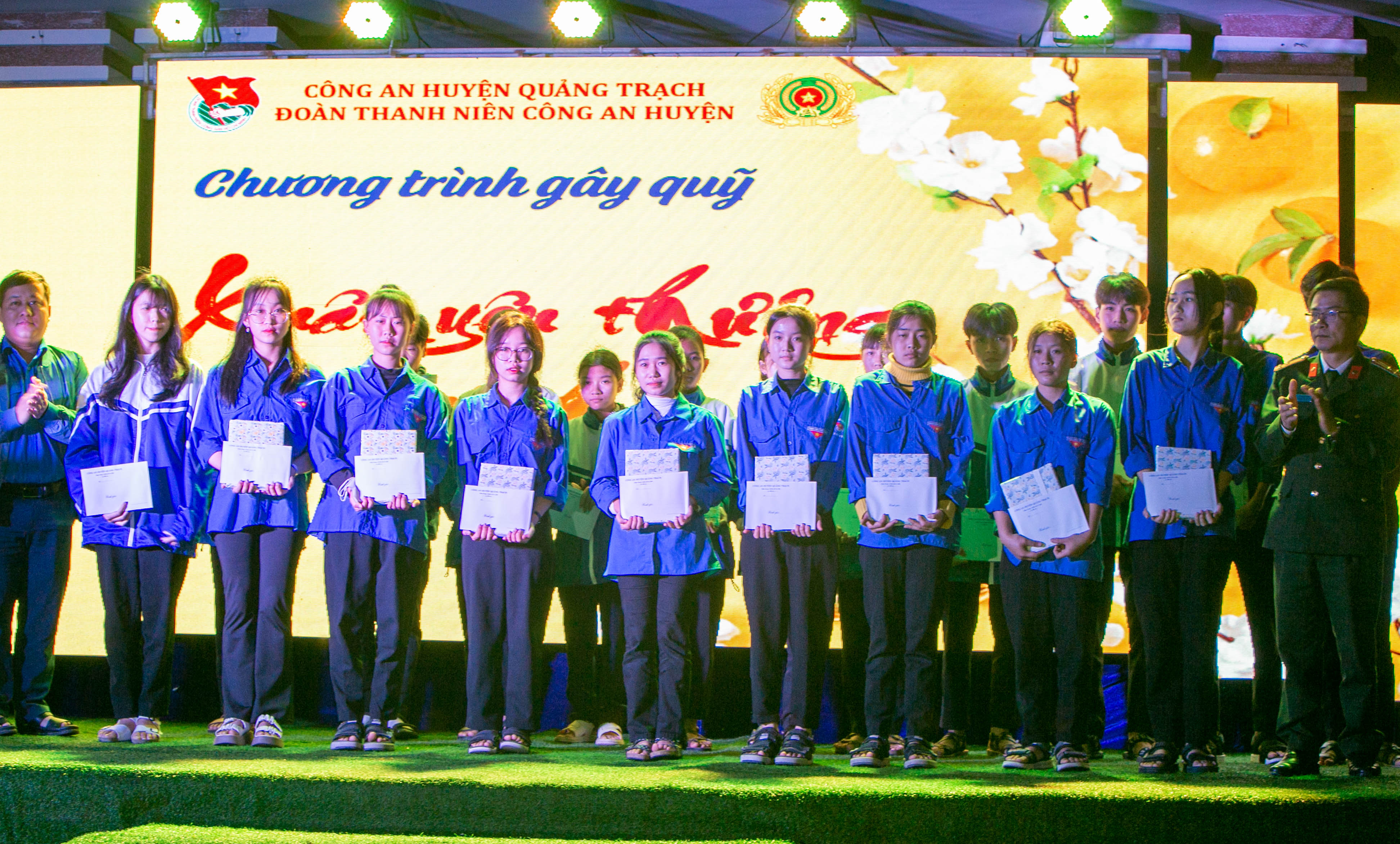 Đêm văn nghệ gây quỹ từ thiện "Xuân yêu thương- Lì xì hy vọng"