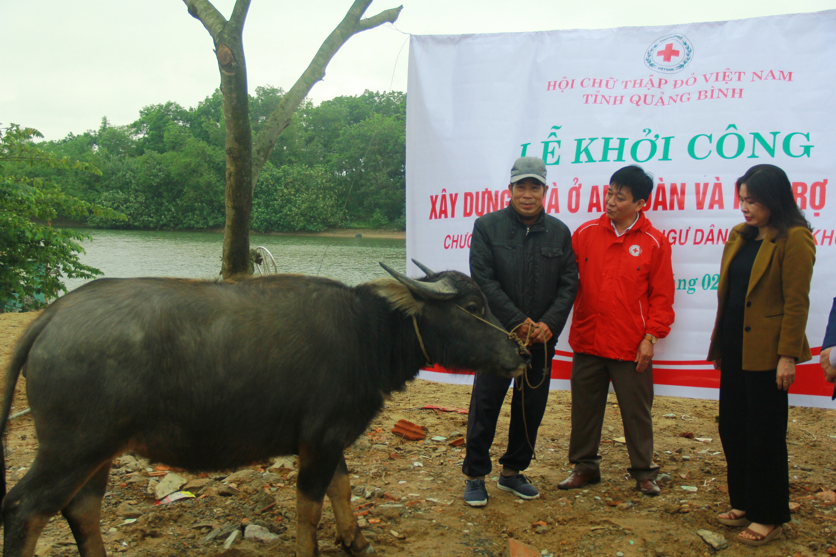 "An toàn cho ngư dân nghèo, khó khăn"