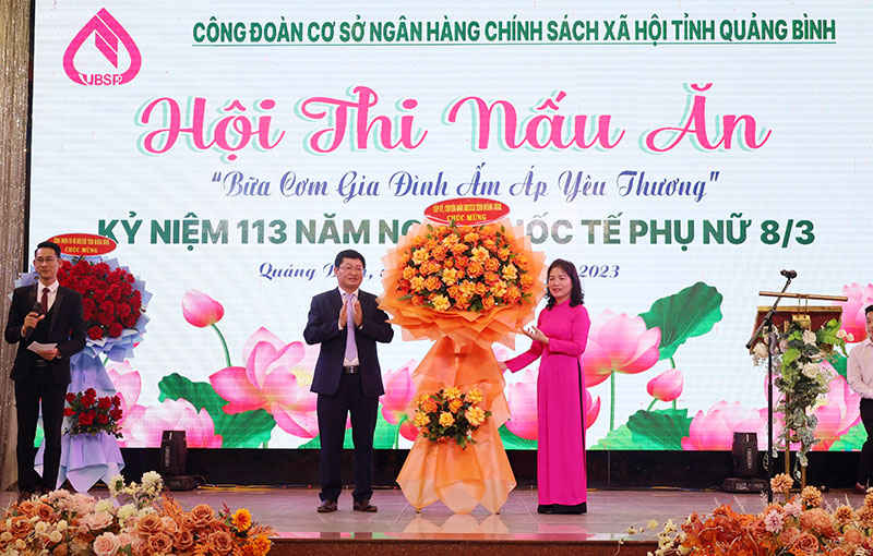 Hội thi nấu ăn "Bữa cơm gia đình ấm áp yêu thương"