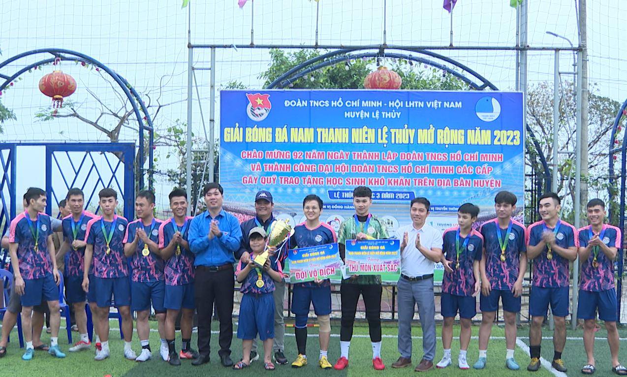 Tổ chức thành công giải bóng đá nam thanh niên mở rộng