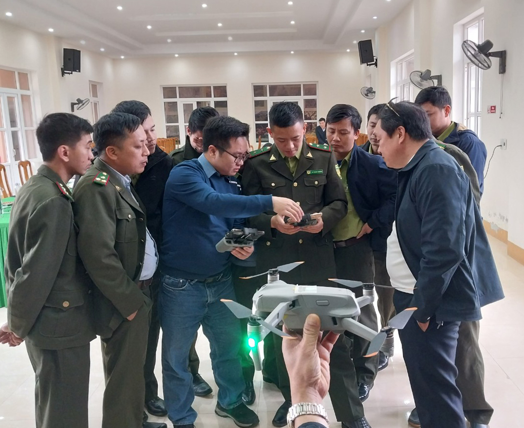 Tập huấn sử dụng thiết bị bay để giám sát rừng Phong Nha-Kẻ Bàng