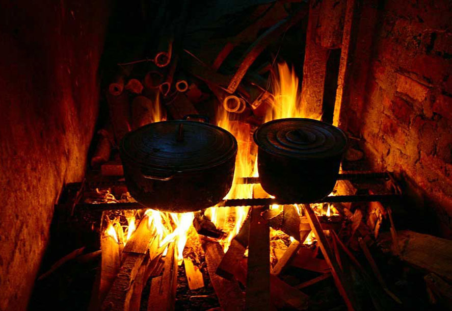 Nhọc nhằn bếp củi
