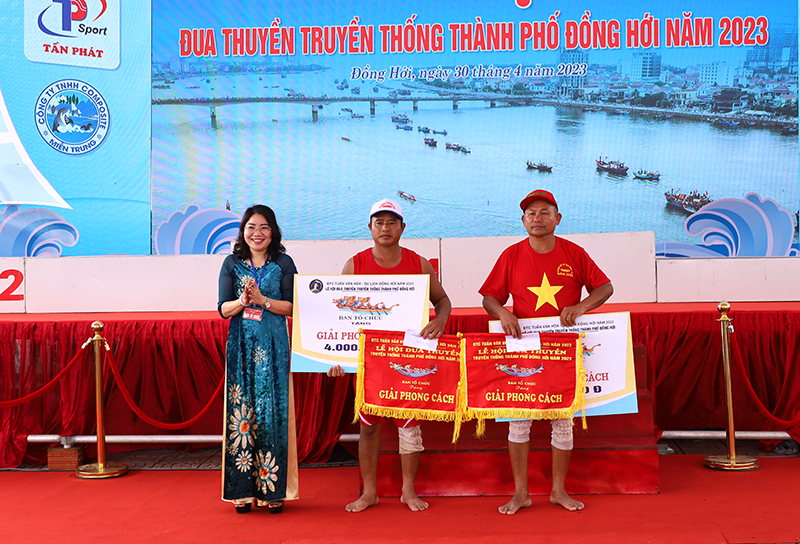 TP. Đồng Hới: Lễ hội đua thuyền truyền thống trên sông Nhật Lệ