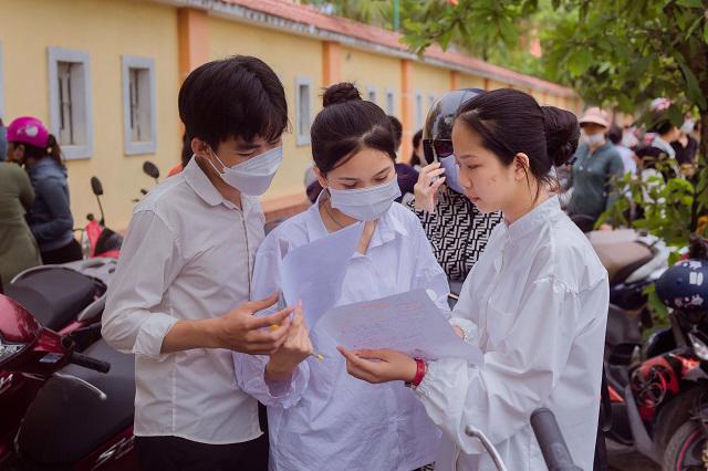 Quyết định sửa đổi, bổ sung một số điều của Kế hoạch tuyển sinh vào lớp 10 THPT, THPT chuyên, PTDTNT, GDTX năm học 2023-2024