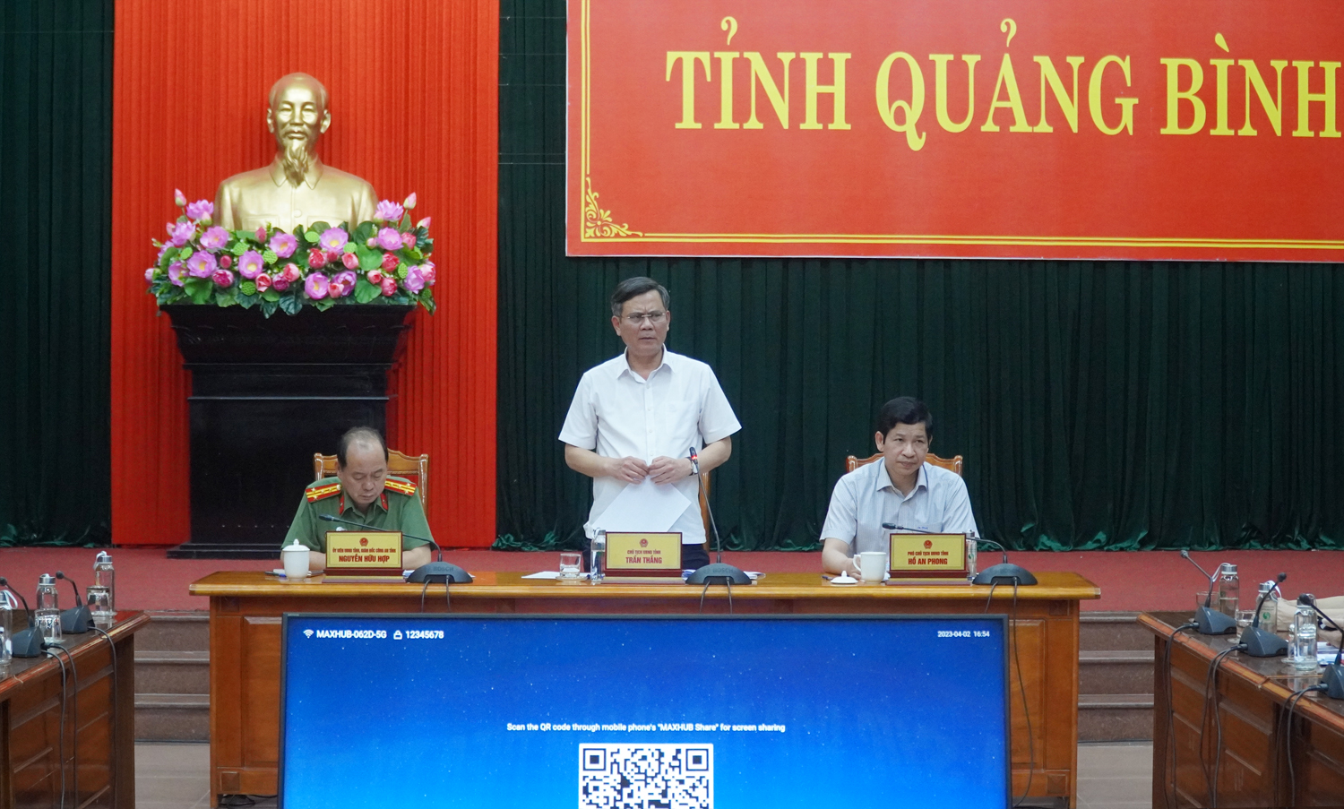 "Tạo lập và khai thác dữ liệu để tạo ra giá trị mới"