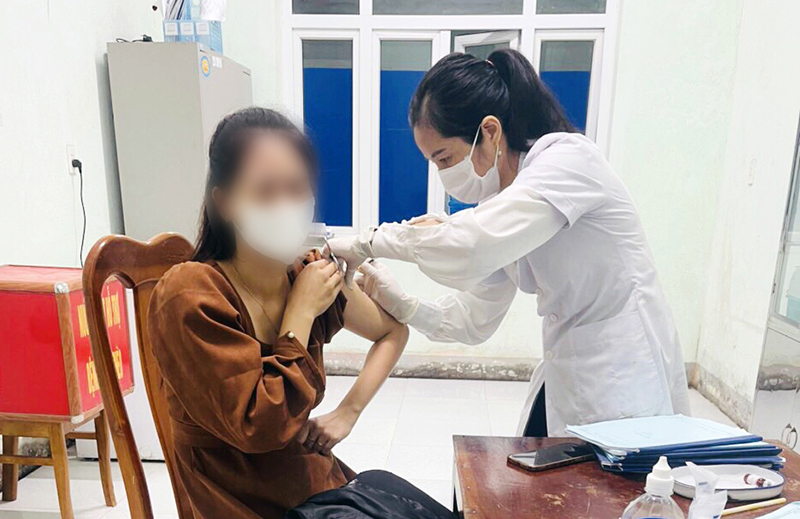 Tiêm vắc-xin phòng bệnh dại trên đàn chó: Người dân và chính quyền địa phương chủ quan