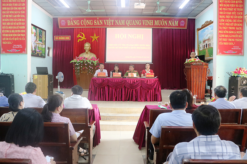Đại biểu Quốc hội tiếp xúc cử tri tại TX. Ba Đồn