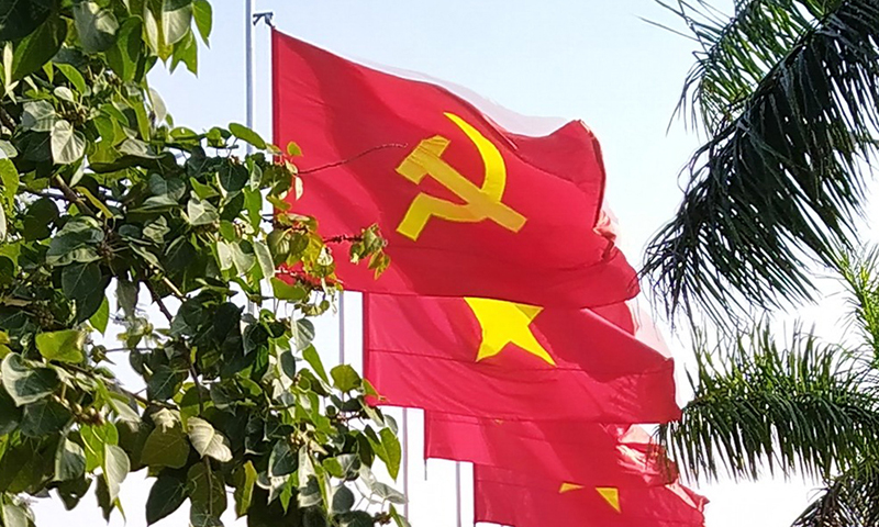 Khi nghĩ về các anh, các chị...