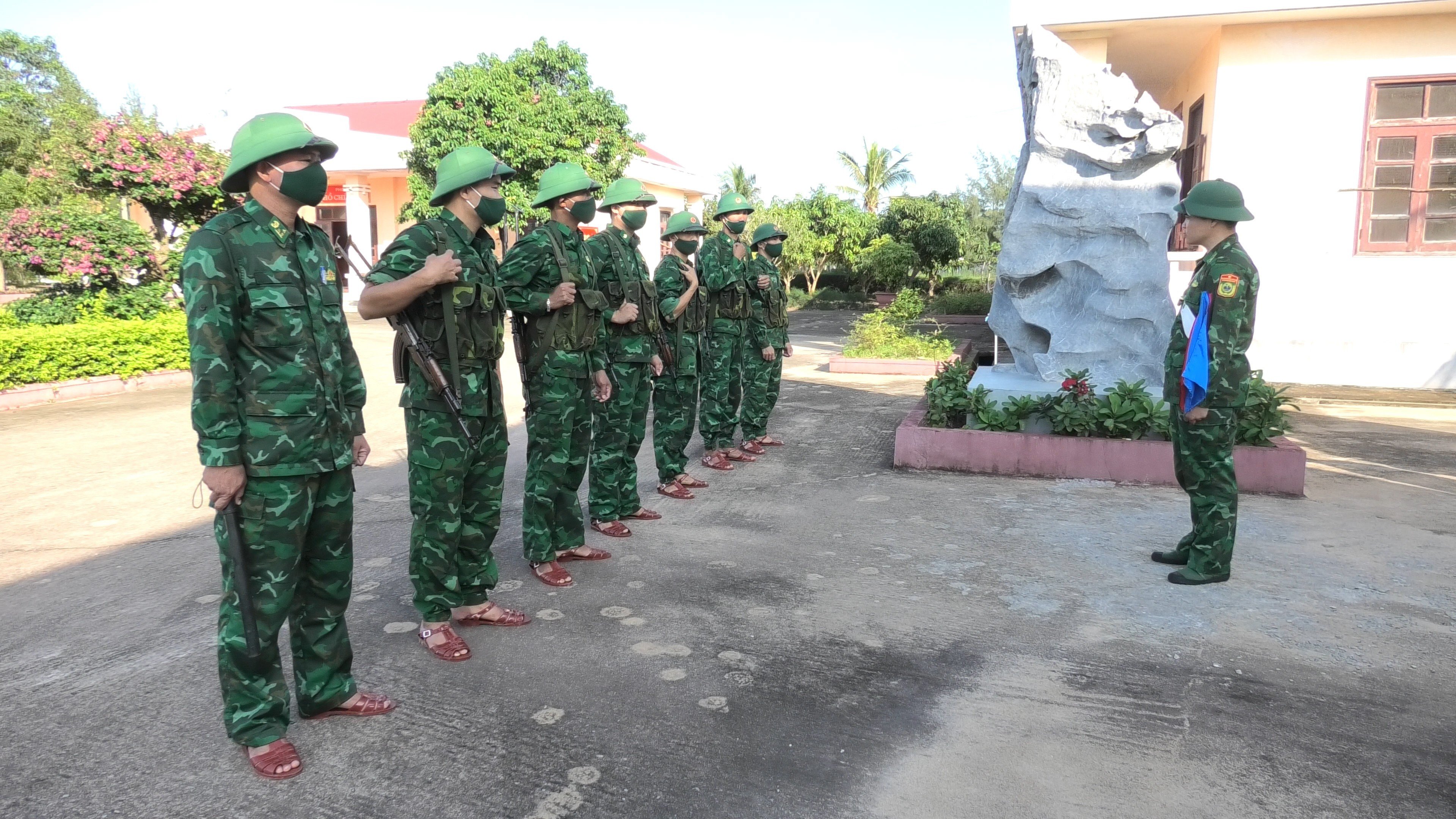 Bản lĩnh người lính mang "quân hàm xanh"