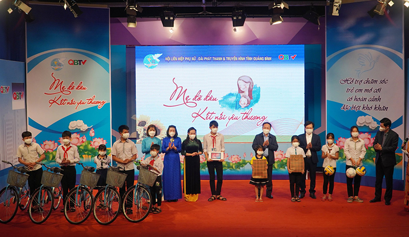 Mẹ đỡ đầu: Chắp cánh ước mơ!