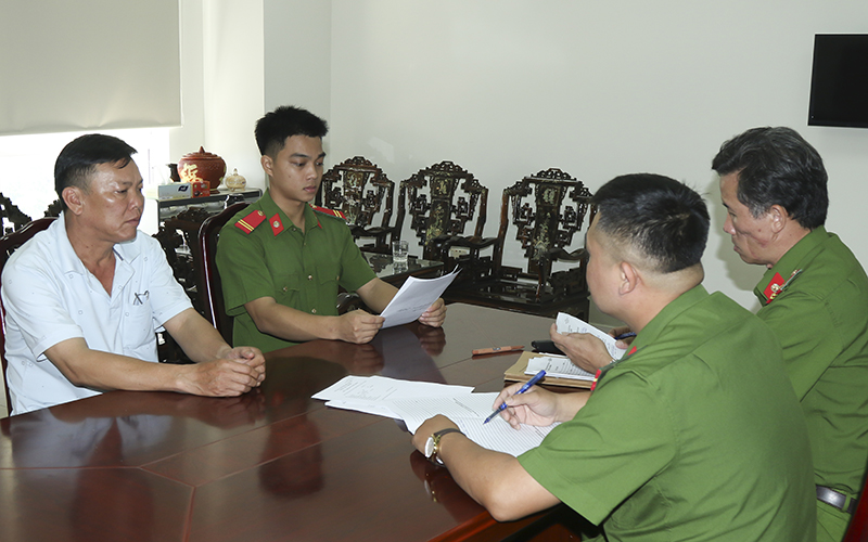 Đối tượng truy nã hơn 30 năm ra đầu thú