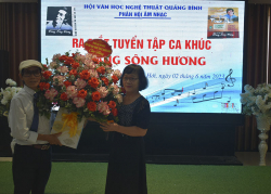 Ra mắt "Tuyển tập ca khúc Hoàng Sông Hương"