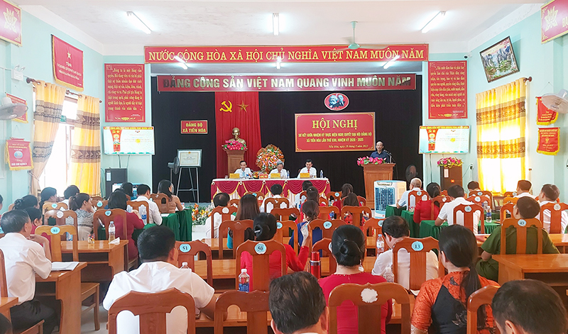 Tuyên Hóa: 19/19 đảng bộ cấp cơ sở hoàn thành sơ kết giữa nhiệm kỳ