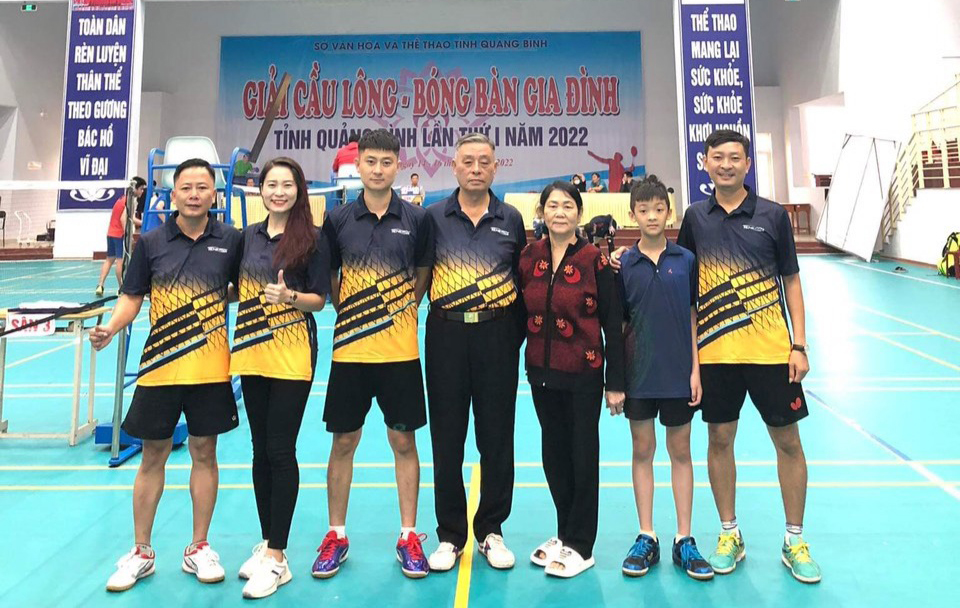 Ba thế hệ trong một gia đình đam mê bóng bàn