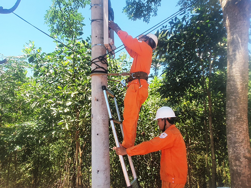 Gian nan vận hành lưới điện vào Rục