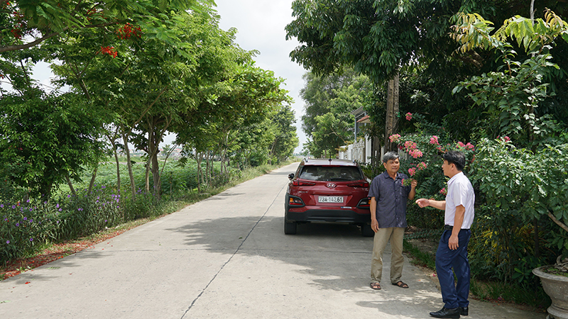 Gương mẫu làm theo lời Bác