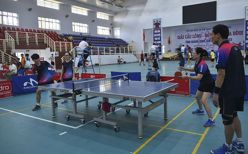 Khai mạc giải cầu lông, bóng bàn gia đình tỉnh Quảng Bình lần thứ II