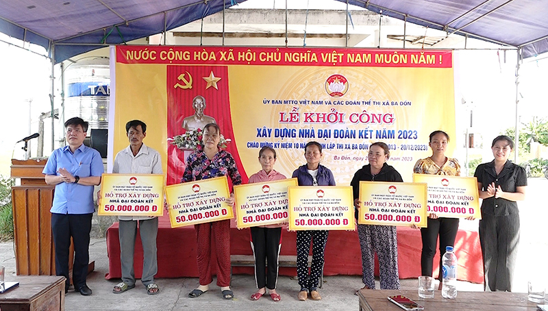 TX. Ba Đồn: Khởi công nhà "Đại đoàn kết" cho hộ nghèo