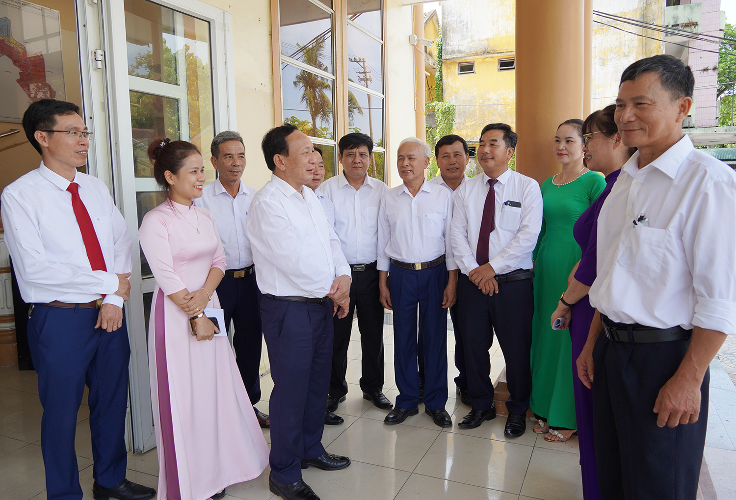 Phấn đấu xây dựng Hoàn Lão thành đô thị văn minh, hiện đại